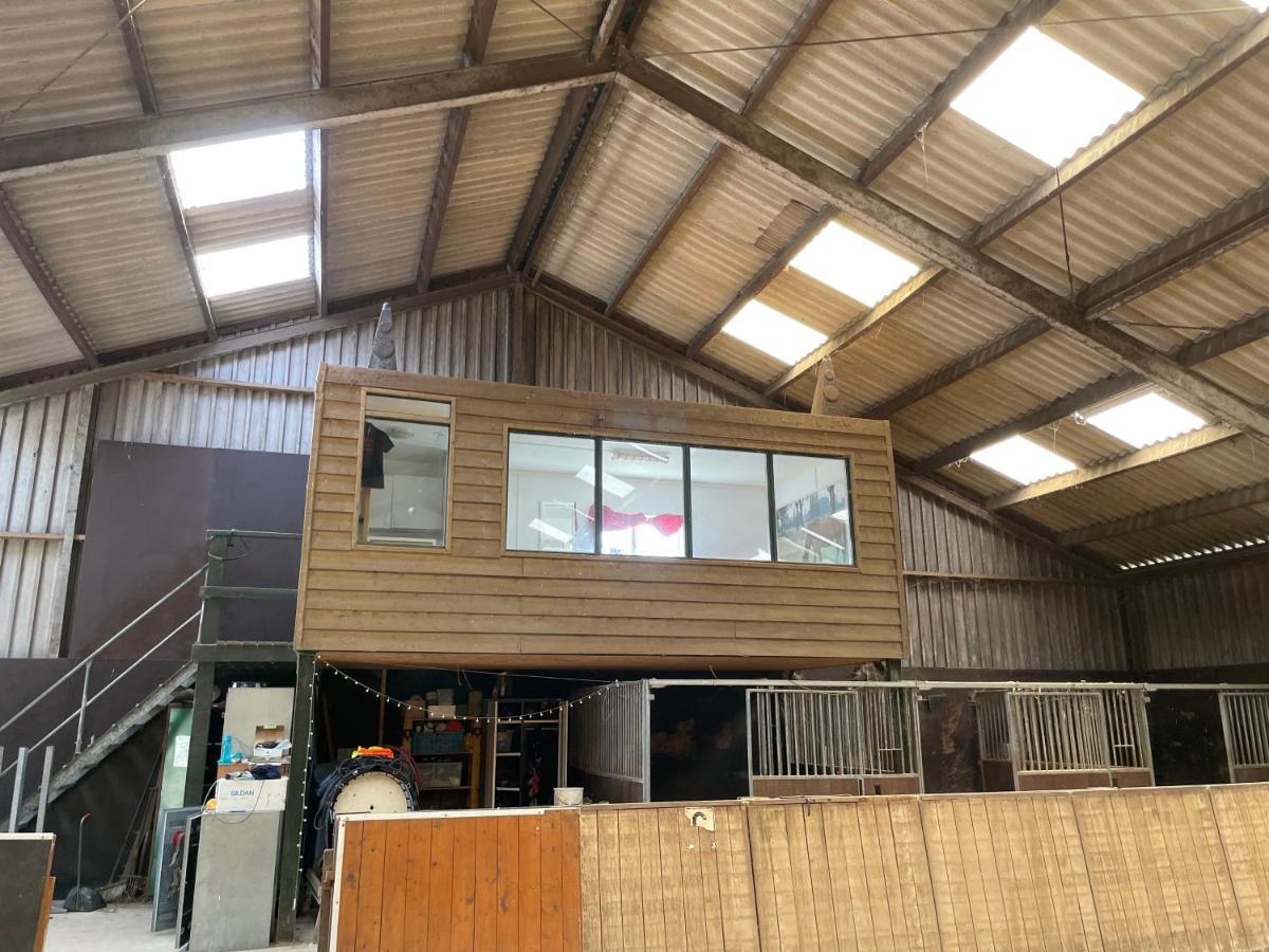 The Horse Farm Bed & Breakfast Garnwerd ภายนอก รูปภาพ